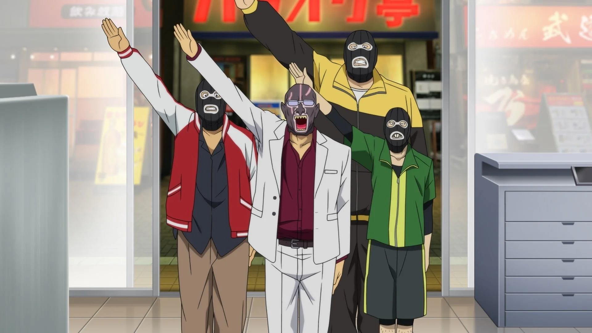 覆面をかぶった4人の男たちが店内でポーズを取っているアニメのワンシーン