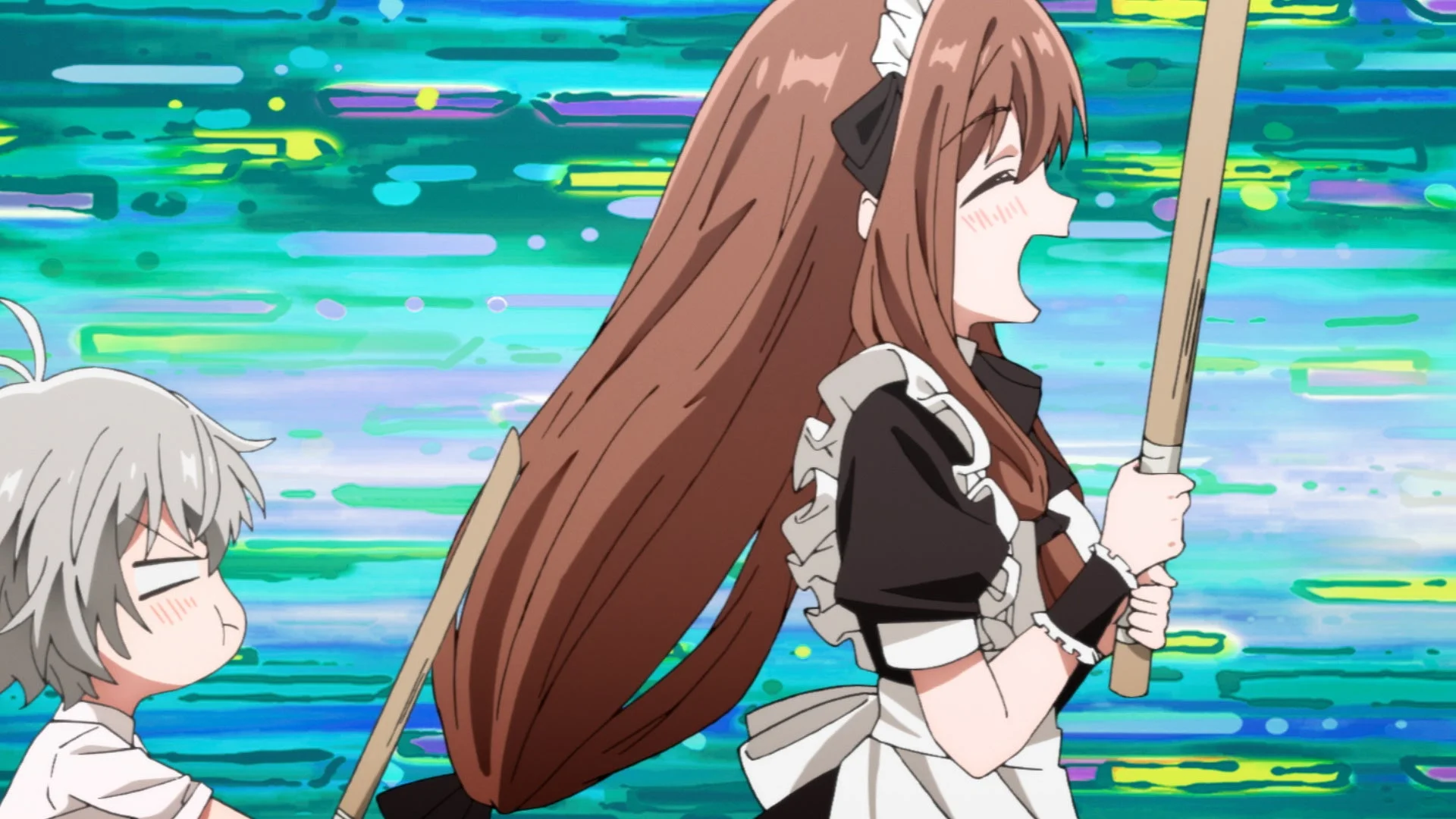 メイド服の女性と幼い子供